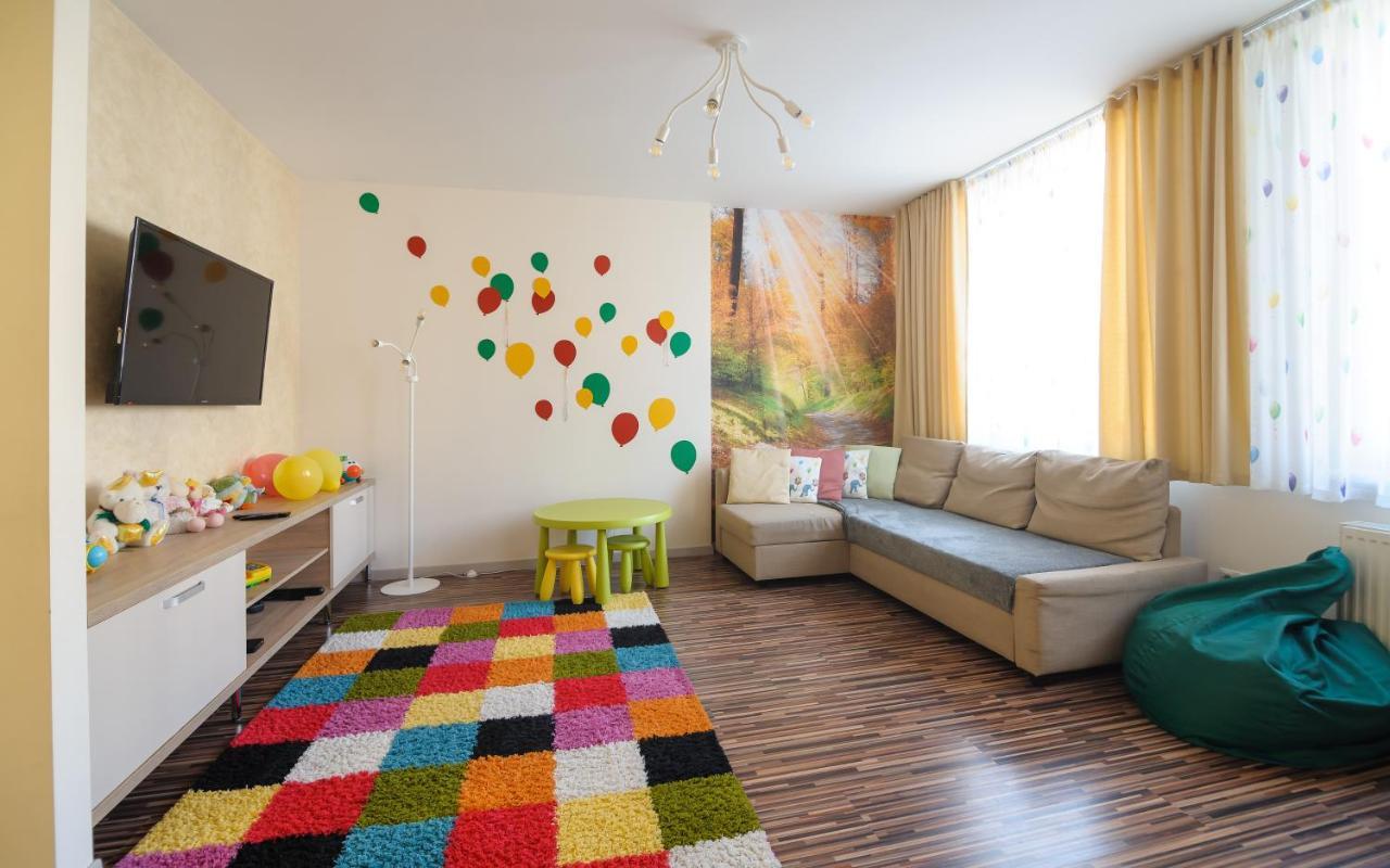 Colored Balloons - 3 Bedrooms, 3 Bathrooms, Equipped Large Apartments Lviv Buitenkant foto
