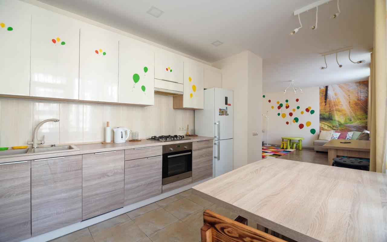Colored Balloons - 3 Bedrooms, 3 Bathrooms, Equipped Large Apartments Lviv Buitenkant foto