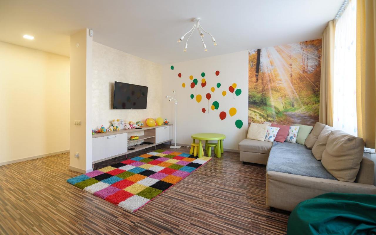Colored Balloons - 3 Bedrooms, 3 Bathrooms, Equipped Large Apartments Lviv Buitenkant foto