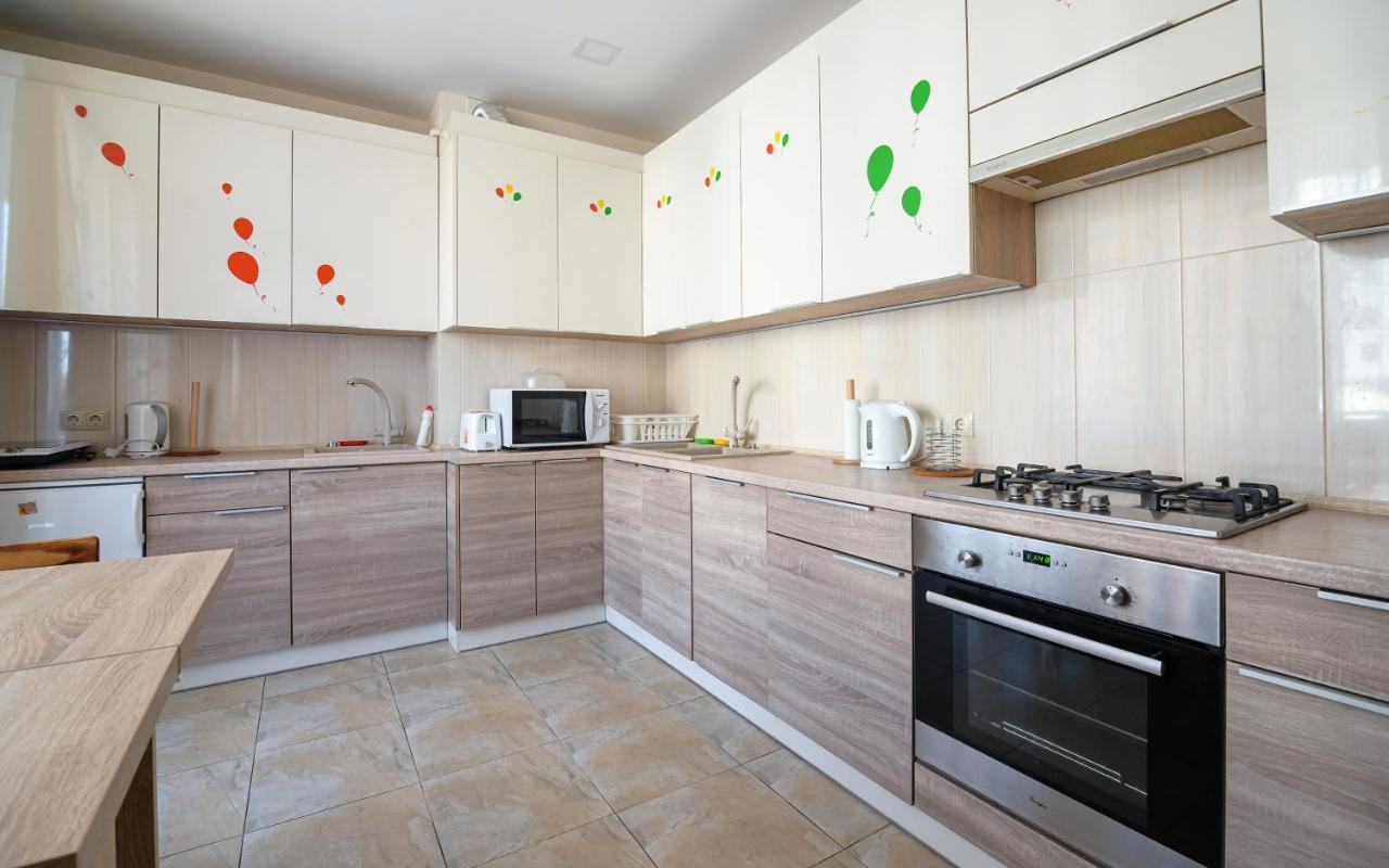 Colored Balloons - 3 Bedrooms, 3 Bathrooms, Equipped Large Apartments Lviv Buitenkant foto