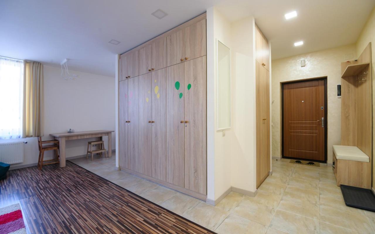 Colored Balloons - 3 Bedrooms, 3 Bathrooms, Equipped Large Apartments Lviv Buitenkant foto