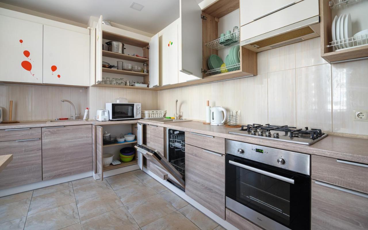 Colored Balloons - 3 Bedrooms, 3 Bathrooms, Equipped Large Apartments Lviv Buitenkant foto