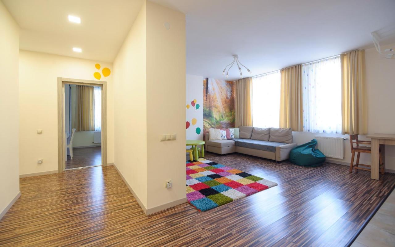 Colored Balloons - 3 Bedrooms, 3 Bathrooms, Equipped Large Apartments Lviv Buitenkant foto