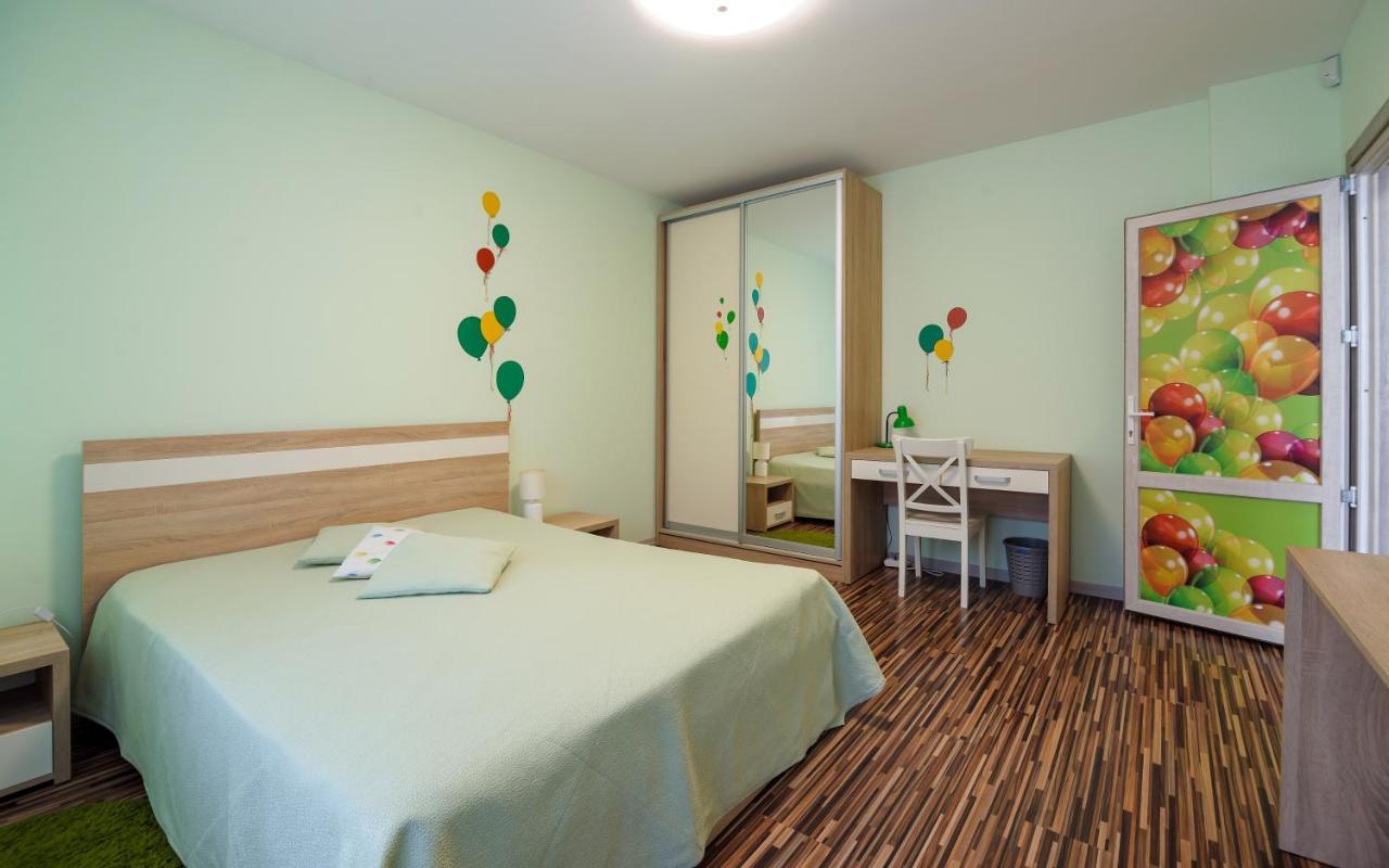Colored Balloons - 3 Bedrooms, 3 Bathrooms, Equipped Large Apartments Lviv Buitenkant foto