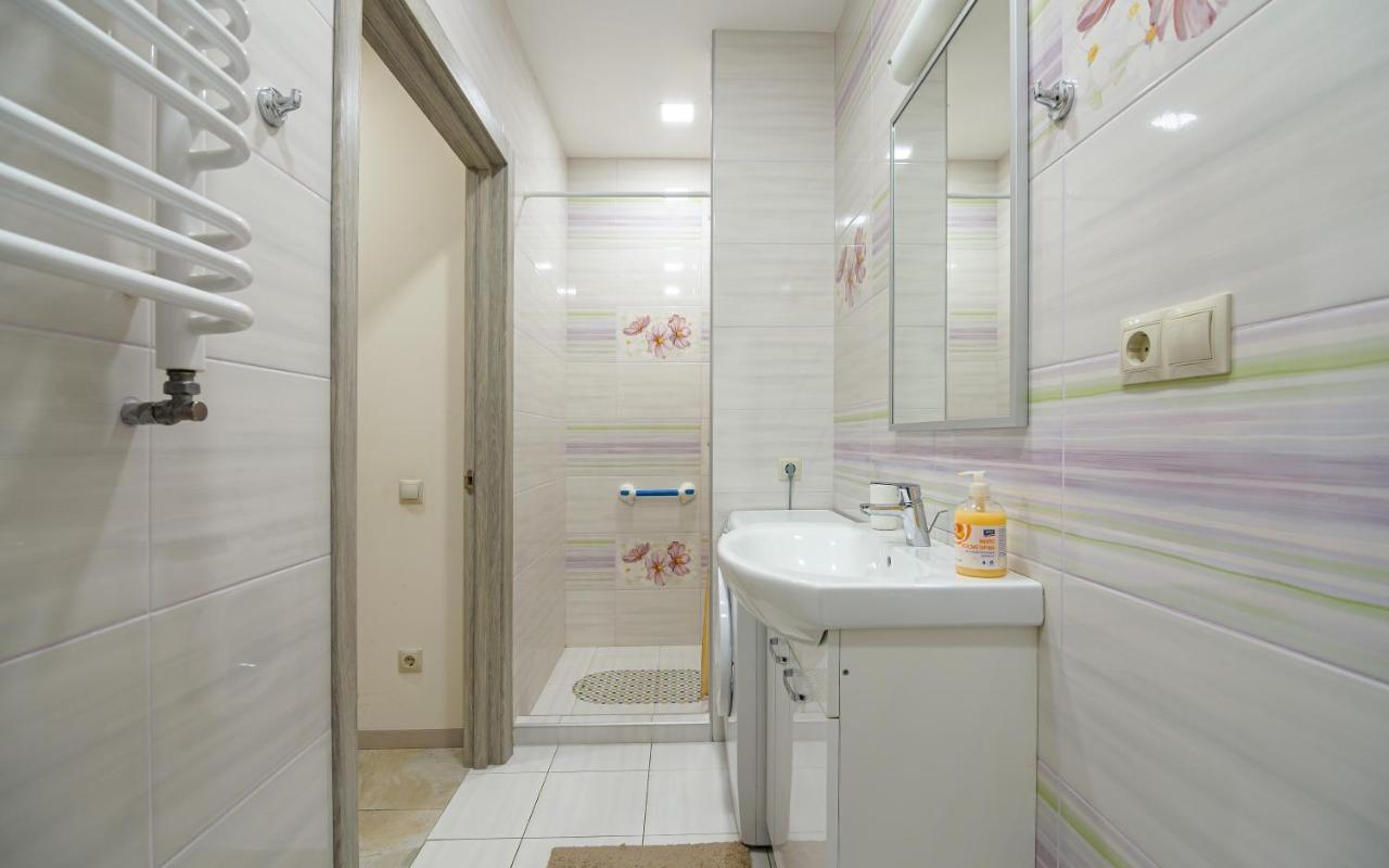 Colored Balloons - 3 Bedrooms, 3 Bathrooms, Equipped Large Apartments Lviv Buitenkant foto