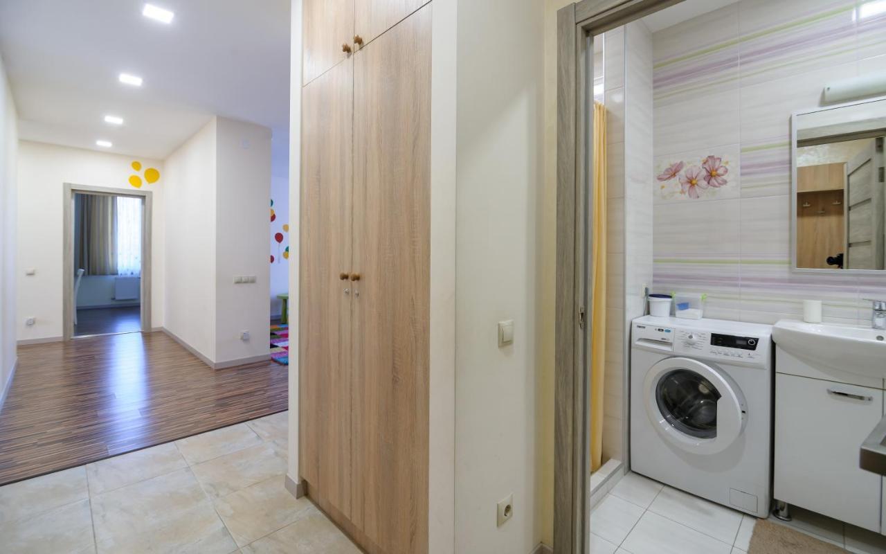 Colored Balloons - 3 Bedrooms, 3 Bathrooms, Equipped Large Apartments Lviv Buitenkant foto